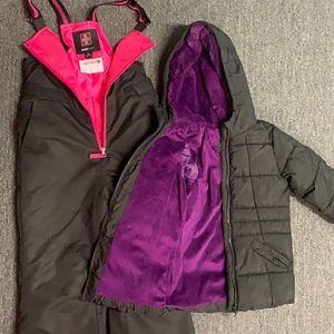 Girls size 7/8 snow pants and jacket